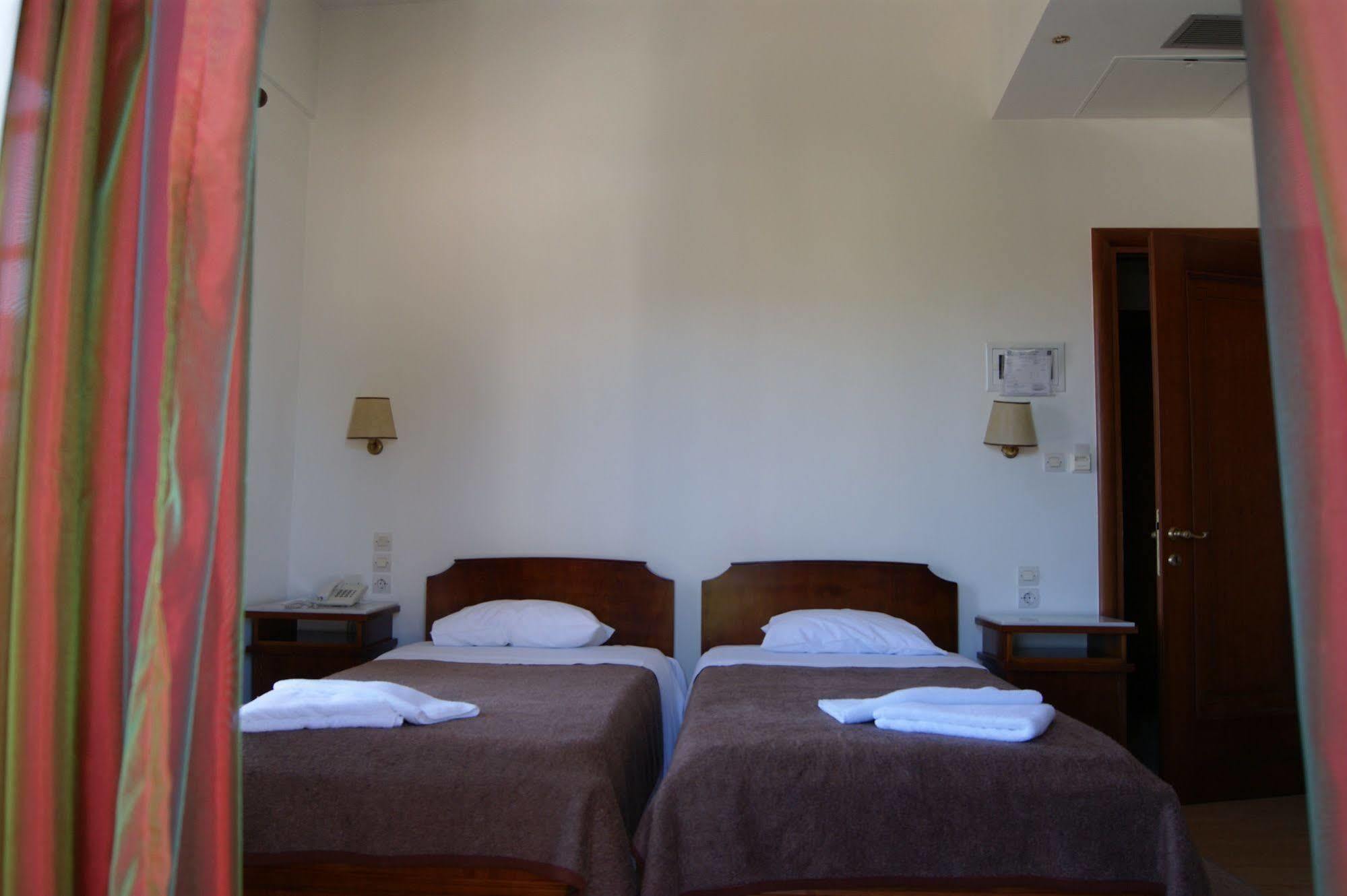 Hotel Pelops Ancient Olympia Eksteriør billede