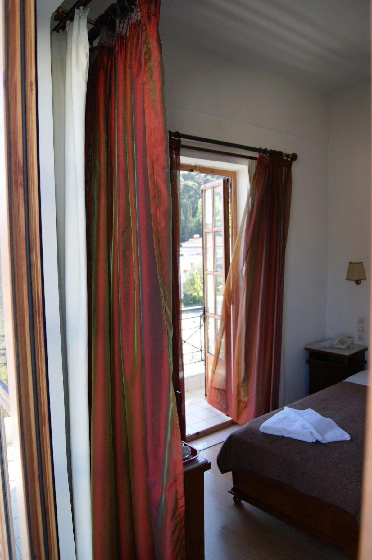 Hotel Pelops Ancient Olympia Eksteriør billede
